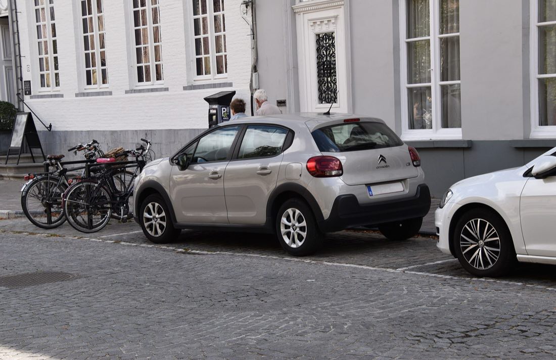 Citroen C3 PureTech 83 Shine, 3/4 arrière droit