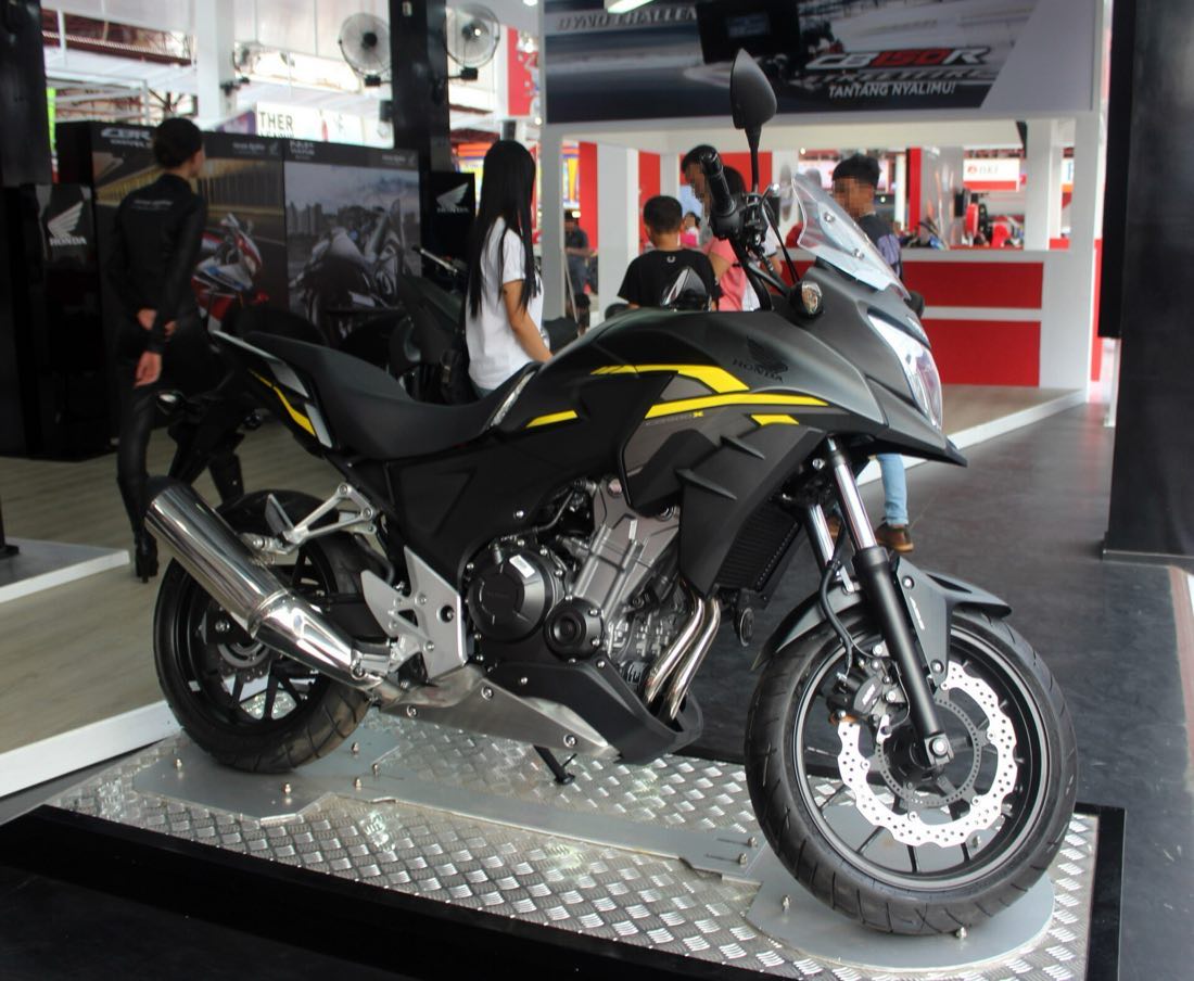 Honda CB500F ABS, 3/4 arrière droit