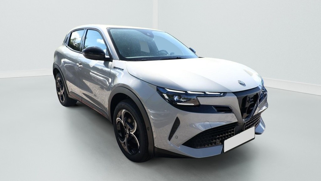 Alfa Romeo Junior 1.2 Ibrida 145 ch e-DCT6 Sport Speciale neuf, Beige